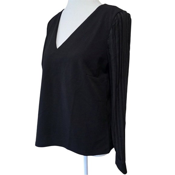 NWT MELLODAY Black V-Neck Blouse Size Small - Picture 3 of 8